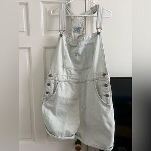 NWT Levi's women’s shortalls, light wash with stripes, extra large